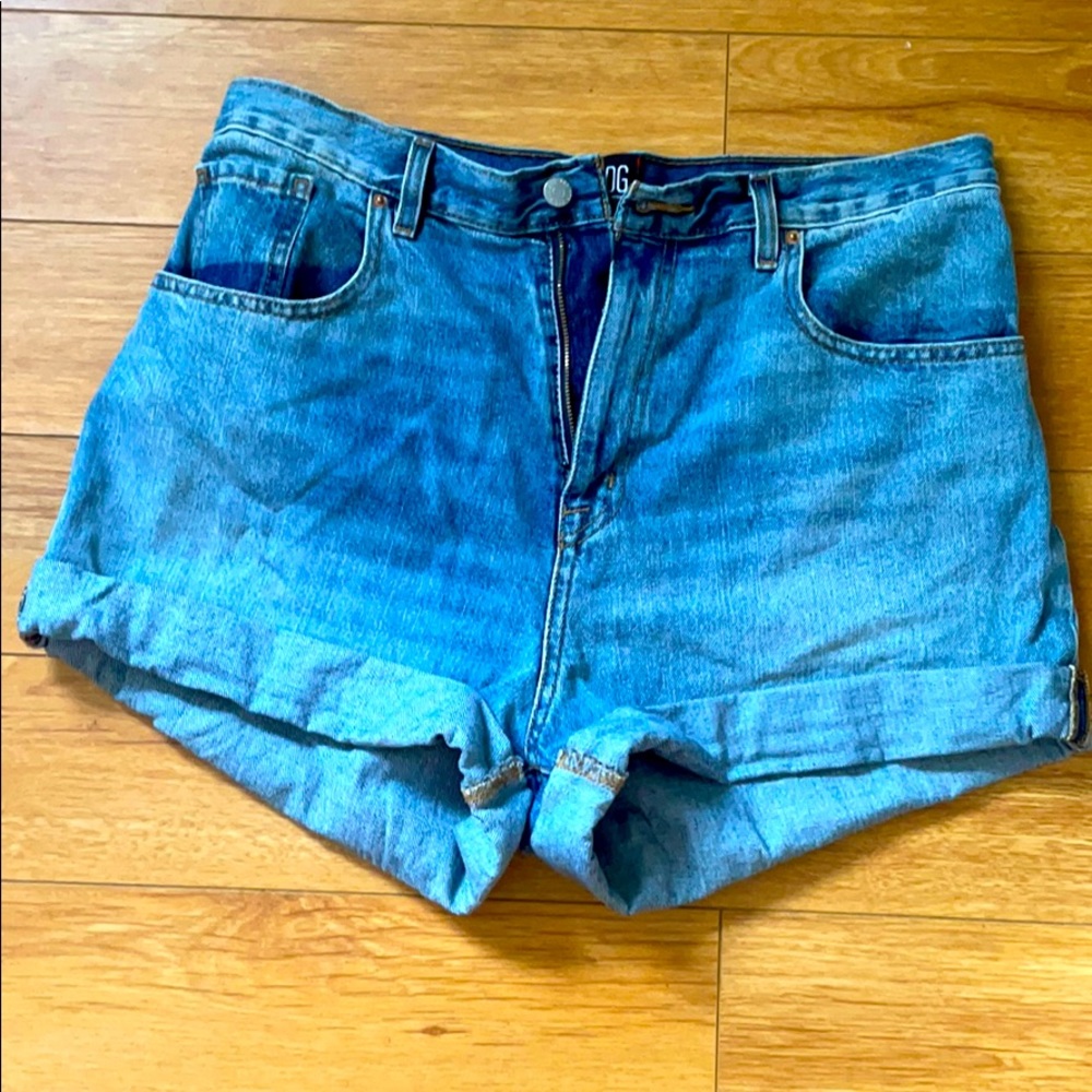 BDG Light Wash High Rise Mom Short Never Worn